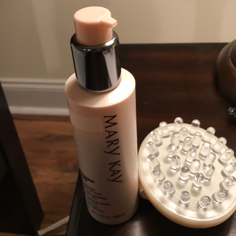 Cellulite gel cream with massager brush